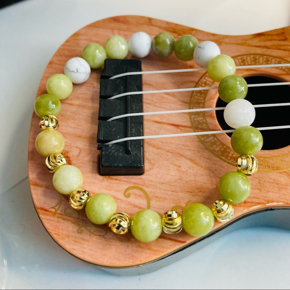 Canadian Jade and White Howlite Bracelet